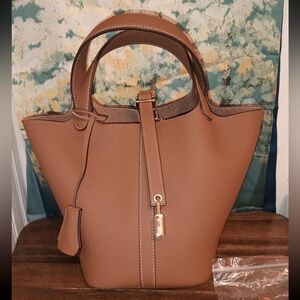 Women's Tan Leather Tote Bag with Top Handle